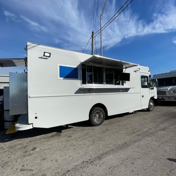 18ft Food Truck - Image 9